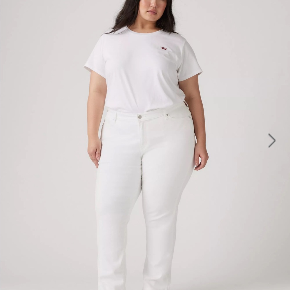 NWT Levi's White Classic Straight Jeans